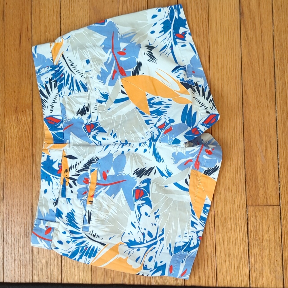 Gap printed leaves khaki shorts size 2 - Picture 5 of 8